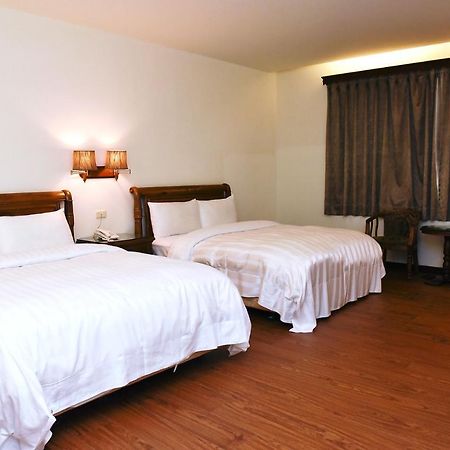 Yilan England Business Motel מראה חיצוני תמונה