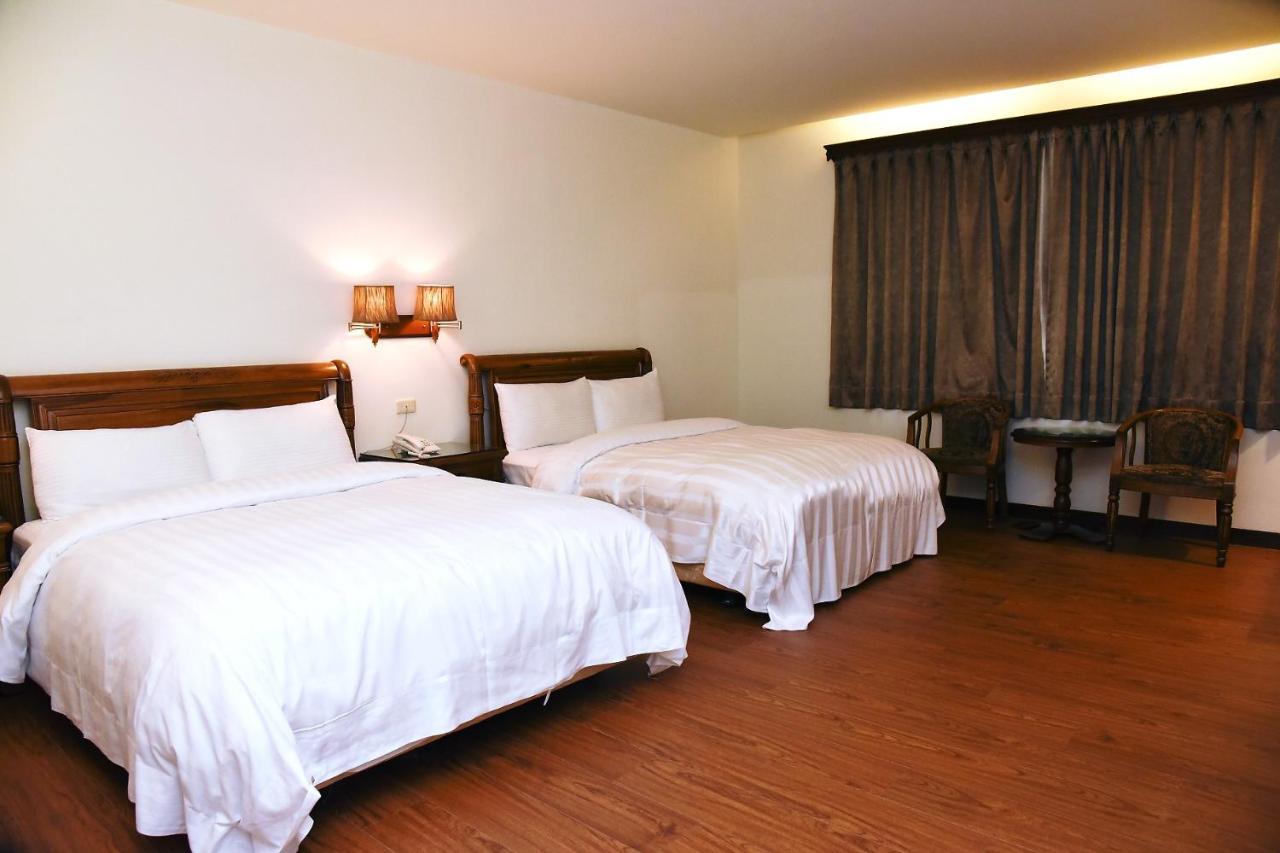 Yilan England Business Motel מראה חיצוני תמונה