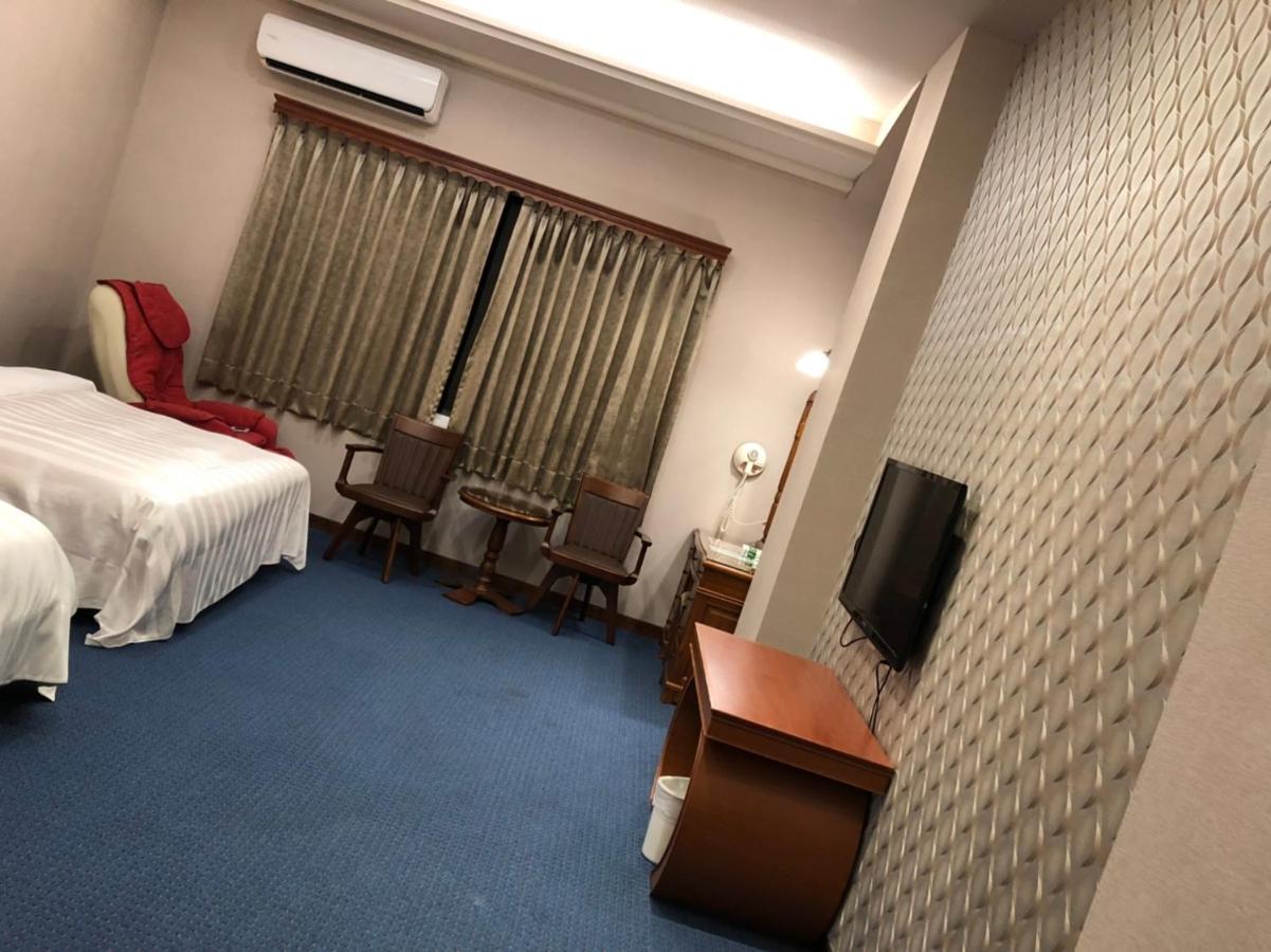 Yilan England Business Motel מראה חיצוני תמונה
