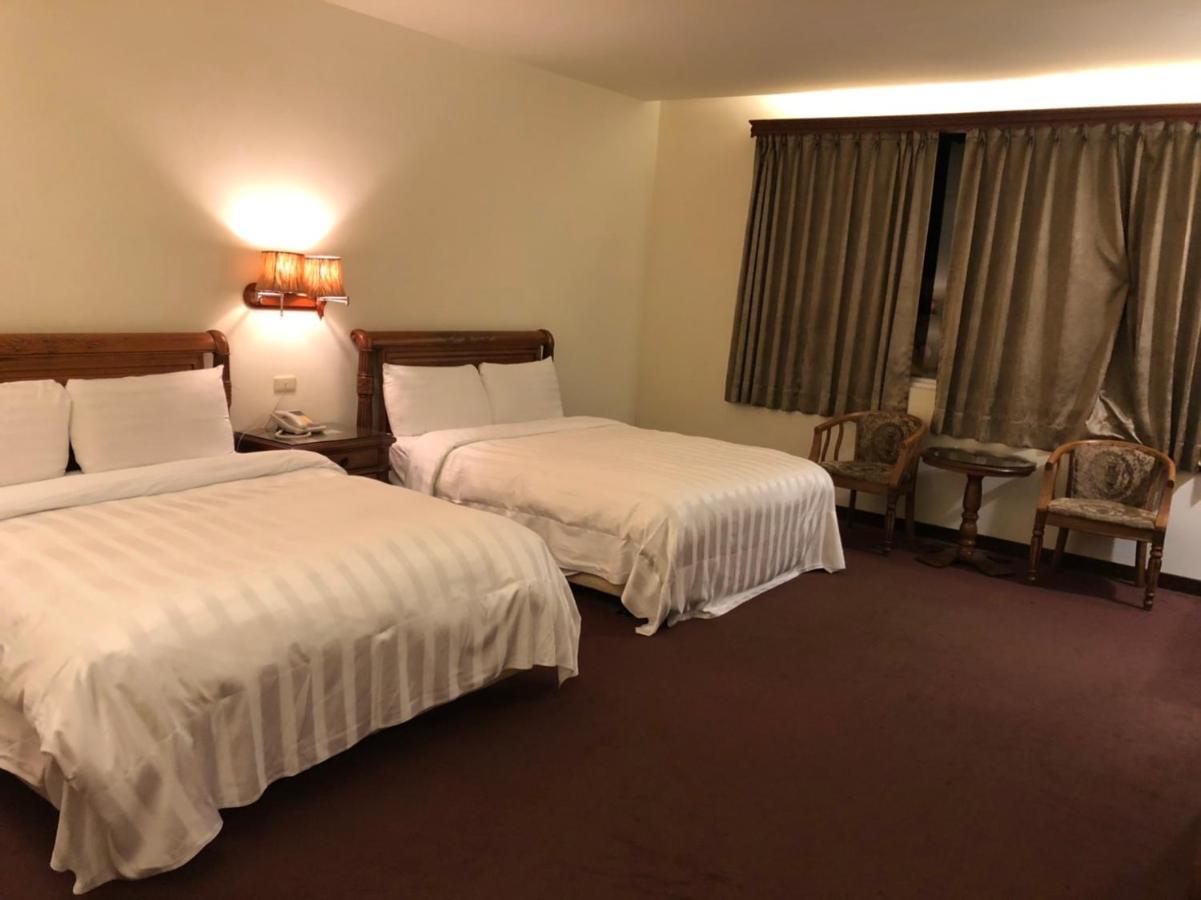 Yilan England Business Motel מראה חיצוני תמונה